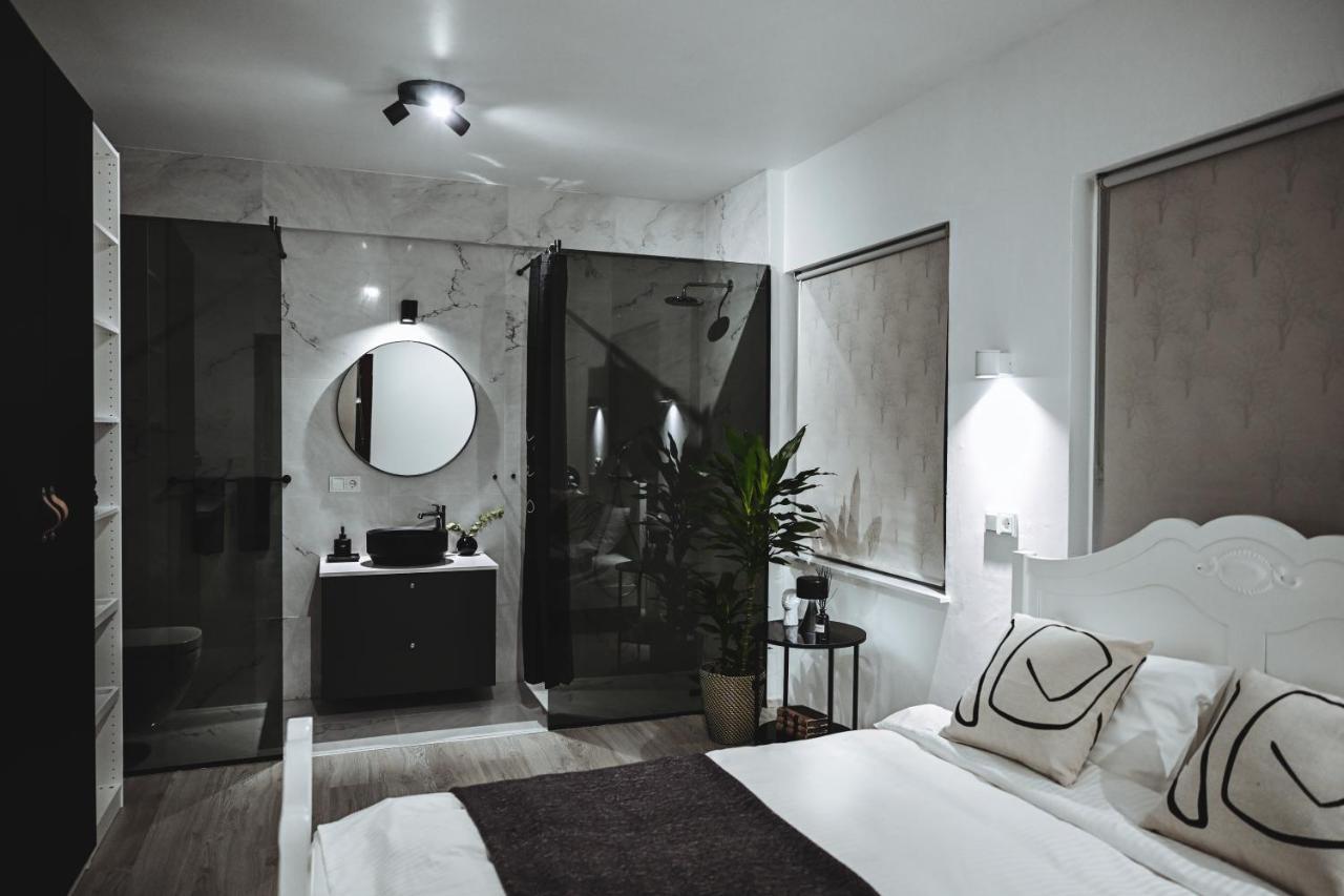 Alka - Cozy Room By The Sea With Private Hot Tub Njarthvik Екстериор снимка